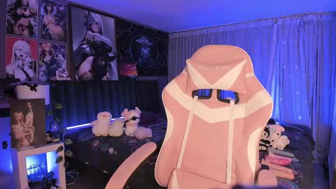 L A N A  online show from February 6, 2025, 8:07 am