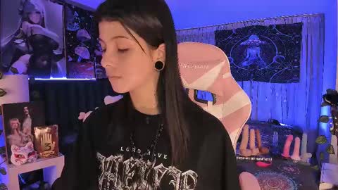 L A N A  online show from March 4, 2025, 11:32 pm