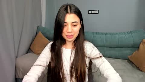 Lana online show from November 14, 2025, 1:21 pm