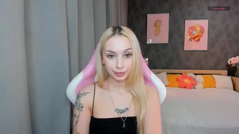 Lana online show from February 25, 2026, 3:16 am