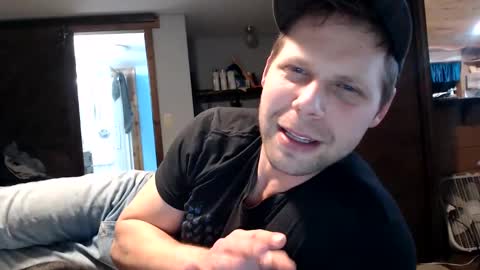 Snapshot of lancehardin chatting on January 23, 2025, 12:46 am Lance online show from January 23, 2025, 12:46 am