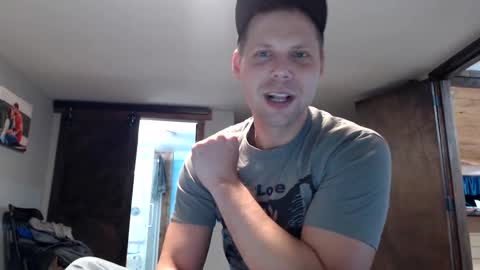 Snapshot of lancehardin chatting on February 6, 2025, 12:43 am Lance online show from February 6, 2025, 12:43 am