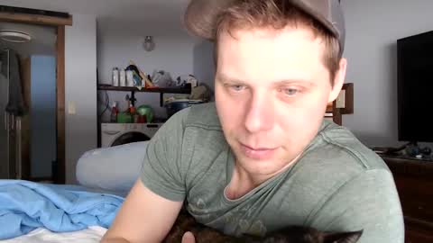 Snapshot of lancehardin chatting on February 25, 2025, 3:05 pm Lance online show from February 25, 2025, 3:05 pm