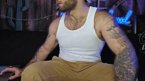 Snapshot of lancehardwood222 chatting on December 4, 2024, 5:16 am LANCE online show from December 4, 2024, 5:16 am