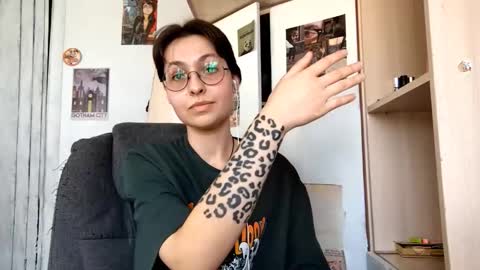 Mia online show from March 9, 2026, 6:50 am