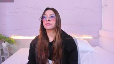 Lanna online show from January 15, 2026, 11:48 am