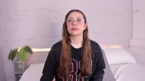 Lanna online show from March 23, 2026, 1:26 pm