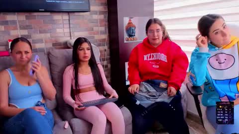 lanna_as online show from February 14, 2026, 3:42 pm