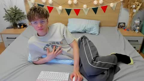 Fandi online show from January 29, 2025, 2:21 pm