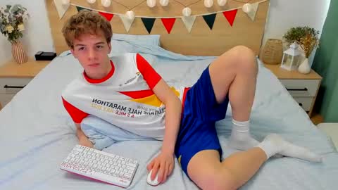 Fandi online show from March 11, 2025, 7:04 am