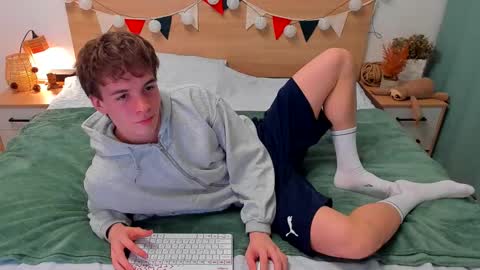 Fandi online show from November 21, 2025, 6:23 am