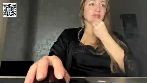 Olena online show from December 14, 2025, 7:40 pm