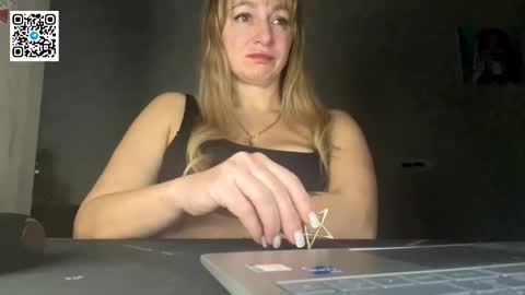 Olena online show from January 6, 2026, 10:34 pm