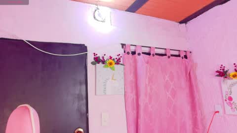 Snapshot of lara_aisha chatting on April 24, 2026, 7:05 pm LARA online show from April 24, 2026, 7:05 pm