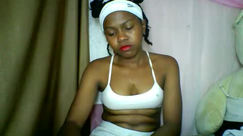 lara_belle online show from May 12, 2026, 7:55 pm