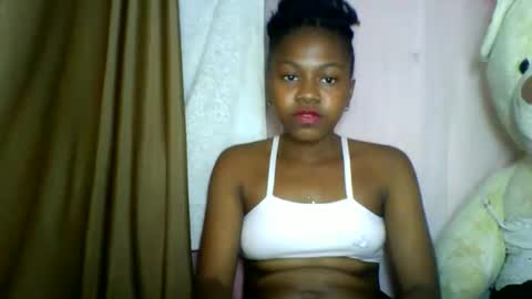 lara_belle online show from May 18, 2026, 7:20 pm