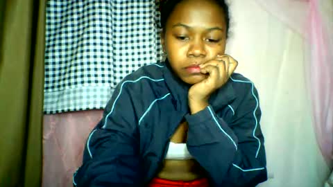lara_belle online show from June 12, 2026, 7:24 pm