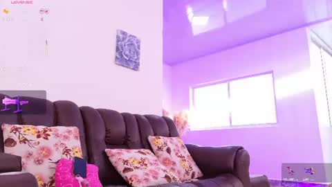 Snapshot of lara_giraldo chatting on June 29, 2026, 10:32 pm Hello Guys I am Lara Giraldo WELCOME To my room online show from June 29, 2026, 10:32 pm