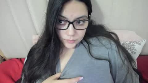 lara online show from February 9, 2026, 2:37 am