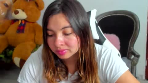 Lara online show from April 25, 2026, 2:36 am
