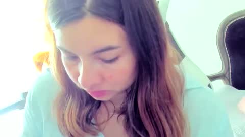 Lara online show from April 26, 2026, 1:09 pm