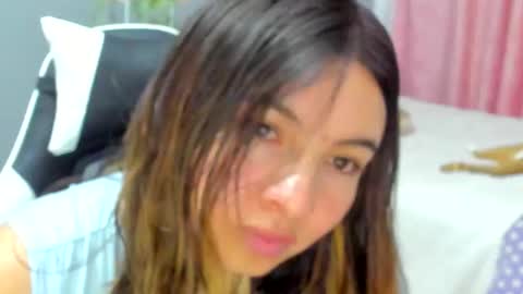 Lara online show from May 9, 2026, 11:21 pm
