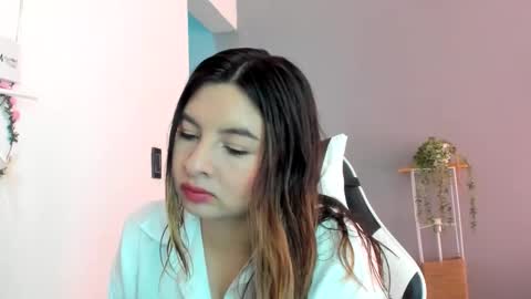 Lara online show from May 27, 2026, 7:11 pm