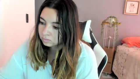 Lara online show from June 14, 2026, 2:30 pm