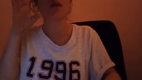 larafox22 online show from April 17, 2026, 5:43 am