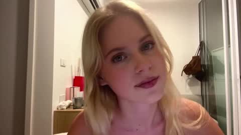 Stella online show from February 1, 2026, 10:14 am