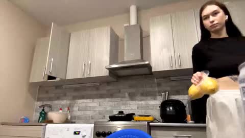 lara online show from March 26, 2026, 6:13 pm