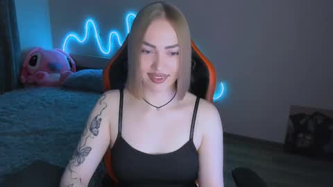 LaraKrein lk online show from April 6, 2026, 3:46 pm