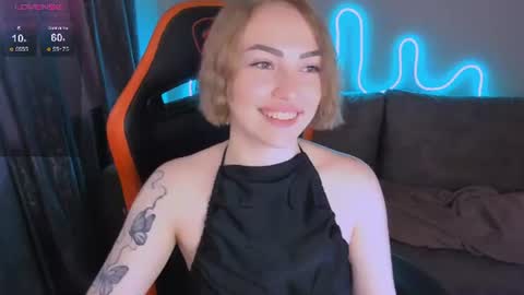 Snapshot of larakrein_lk chatting on June 18, 2026, 2:10 pm LaraKrein lk online show from June 18, 2026, 2:10 pm