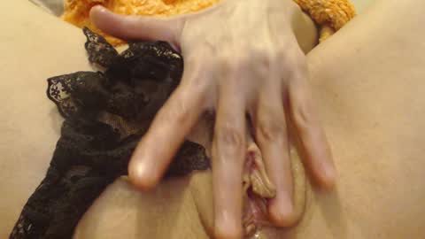 Snapshot of laralhotr chatting on December 31, 2024, 1:30 pm laralhotr online show from December 31, 2024, 1:30 pm