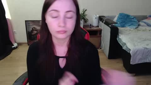 Laralianna online show from June 15, 2026, 11:56 am