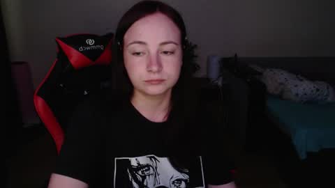 Laralianna online show from June 25, 2026, 7:18 pm