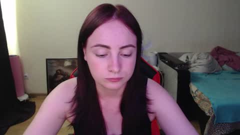 Laralianna online show from June 29, 2026, 12:27 pm