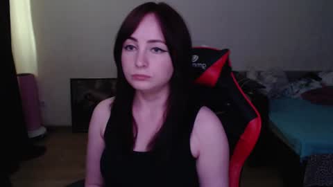 Laralianna online show from July 6, 2026, 3:03 pm