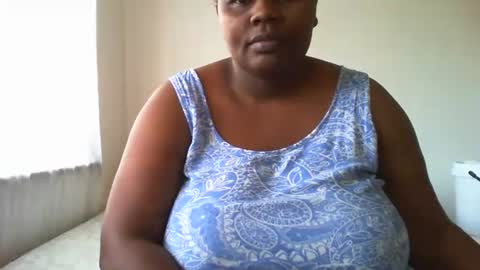 laralovex online show from December 7, 2024, 9:06 am