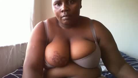 laralovex online show from February 23, 2025, 1:53 pm