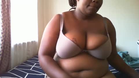 laralovex online show from February 27, 2025, 7:12 am