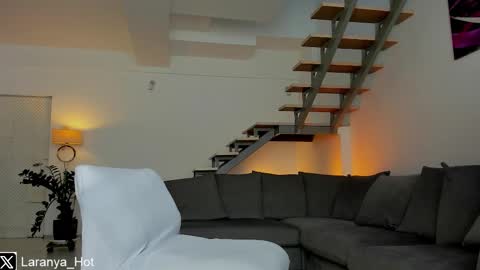 Lara online show from March 26, 2026, 9:37 am