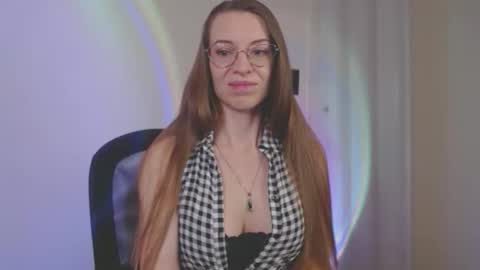 larawintersxxx online show from April 3, 2026, 7:45 pm