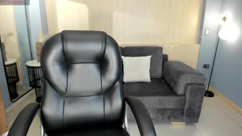 Larisa Smirnov online show from February 14, 2026, 4:53 am