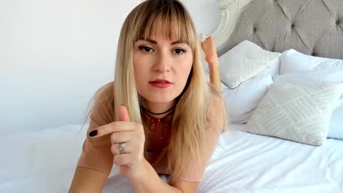 Larissa online show from February 19, 2025, 1:39 pm