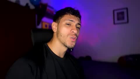 Snapshot of larry_jones chatting on December 5, 2024, 3:17 pm andrew online show from December 5, 2024, 3:17 pm