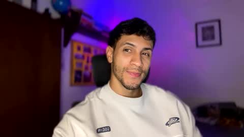 Snapshot of larry_jones chatting on December 9, 2024, 10:41 pm andrew online show from December 9, 2024, 10:41 pm