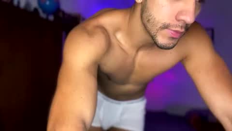 Snapshot of larry_jones chatting on December 18, 2024, 1:23 pm andrew online show from December 18, 2024, 1:23 pm