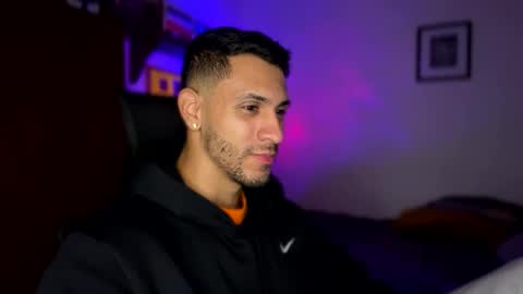 Snapshot of larry_jones chatting on December 20, 2024, 2:27 pm andrew online show from December 20, 2024, 2:27 pm