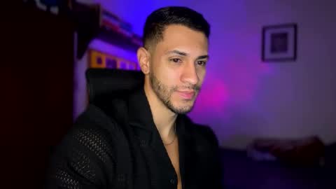 Snapshot of larry_jones chatting on December 22, 2024, 2:38 pm andrew online show from December 22, 2024, 2:38 pm